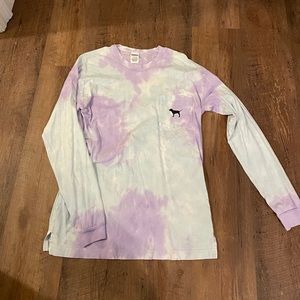 vs pink long sleeve tee